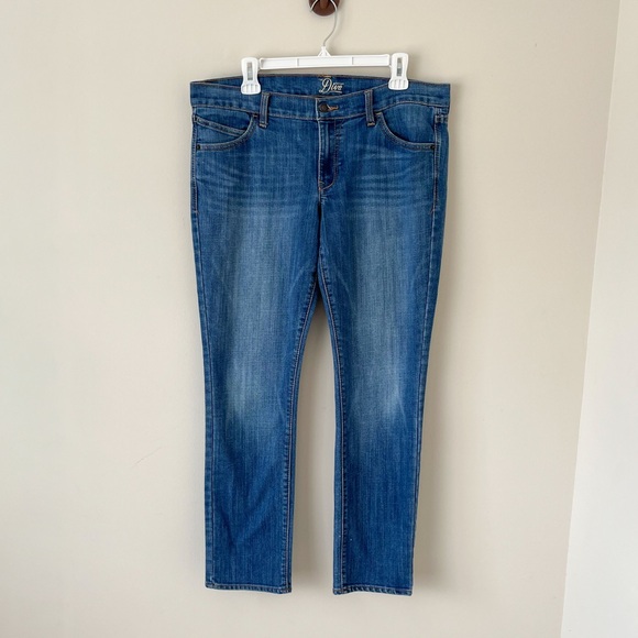 OLD NAVY The Diva Skinny Straight Mid Rise Medium Wash Jeans Womens 12 Regular - Picture 1 of 9